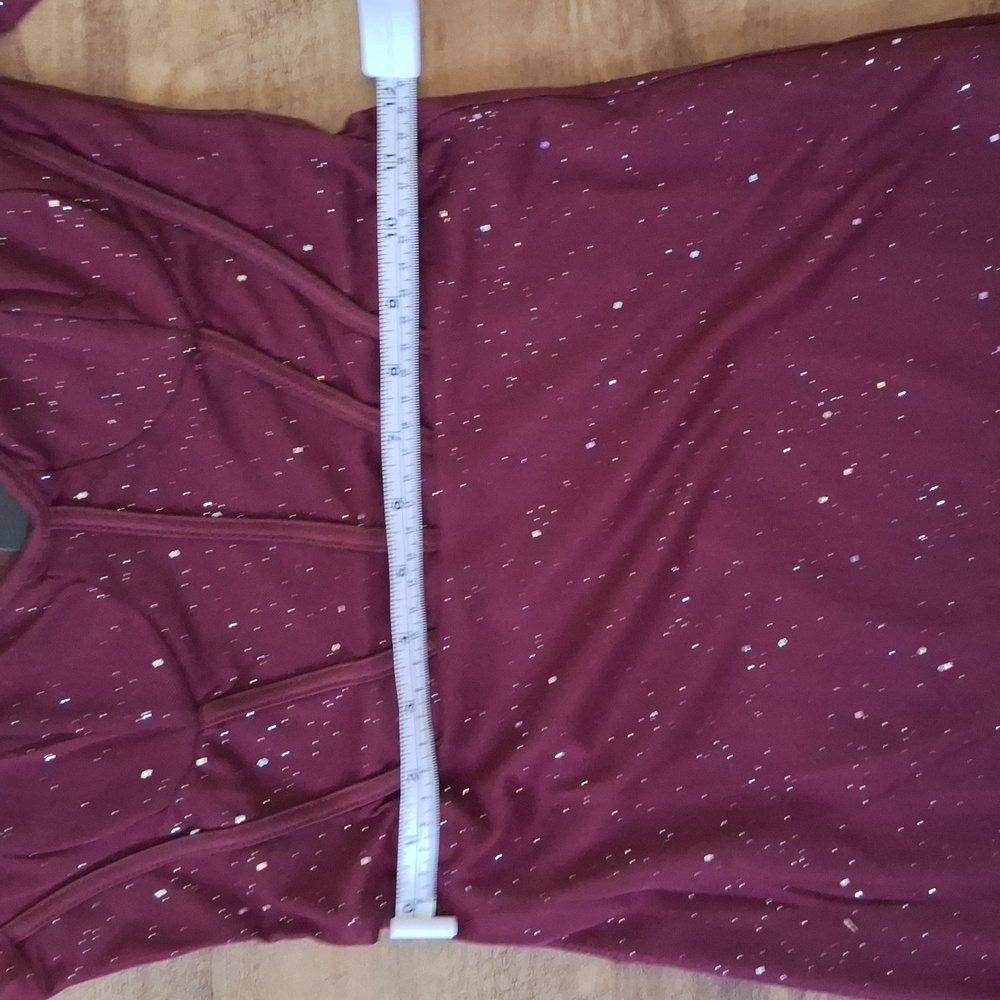 Sparkly Maroon New Year’s Bodycon Dress NWT - Picture 9 of 11